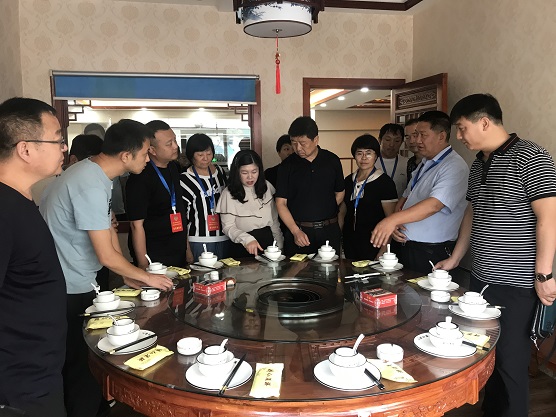吴堡县政协调研全县餐具消毒使用 和小食品(43042)-20200826085107.jpg