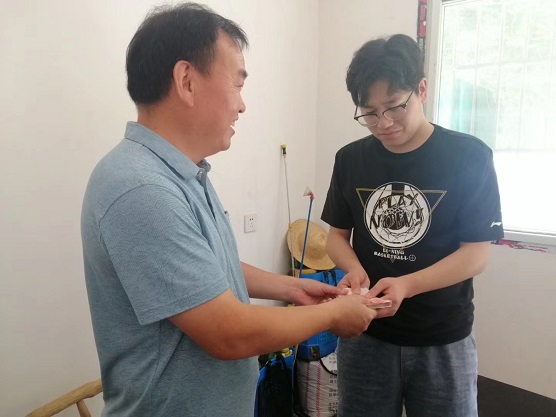 袁辉继资助贫困大学生朱俊(89353)-20201016081359.jpg