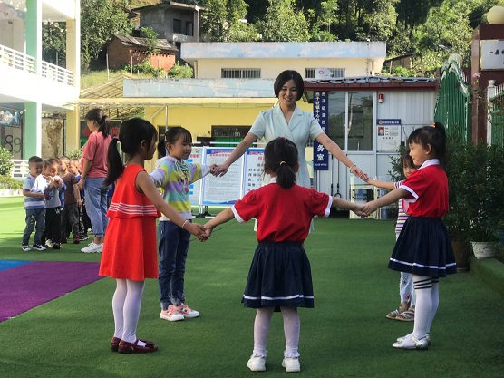 （委员风采）徐敏：用爱陪伴幼儿健康成长(64795)-20201021080846.jpg
