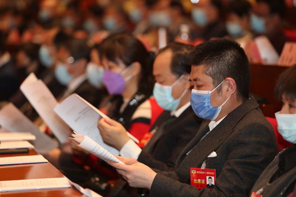 1月25日，省政协十二届四次会议在西安隆(195829)-20210125171600.jpg