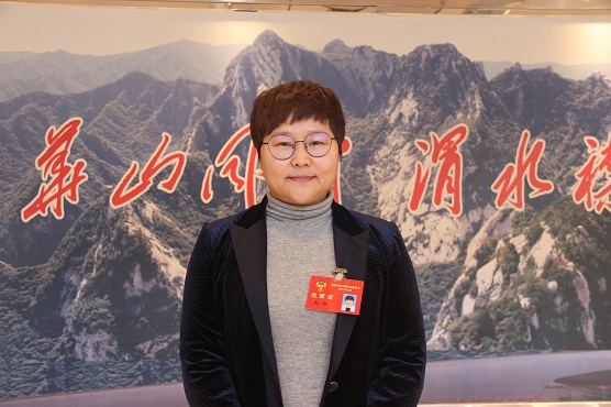 赵红委员  记者李荣 摄(222935)-20210226080812.JPG