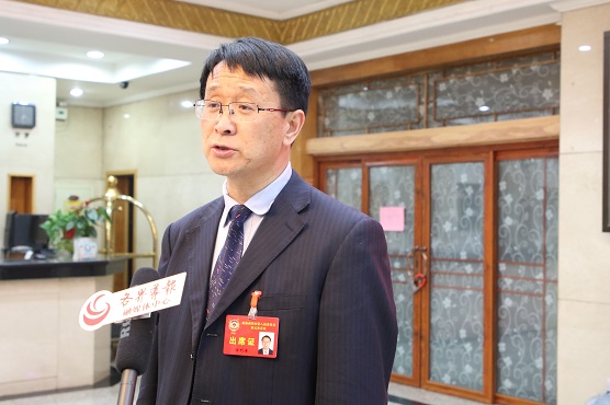 （地方两会 热点建言3）任刊库委员：规范(225469)-20210302090030.jpg