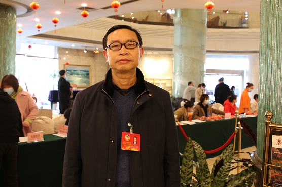 （地方两会 热点建言1）何耘委员：促进小(232929)-20210309081910.JPG