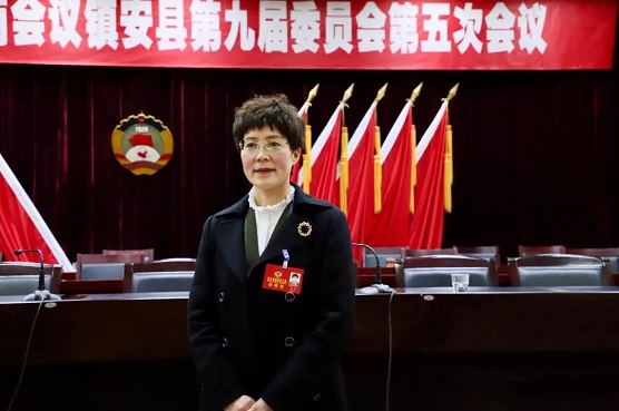 项晴委员 记者 王斌 摄(234139)-20210310095448.jpg