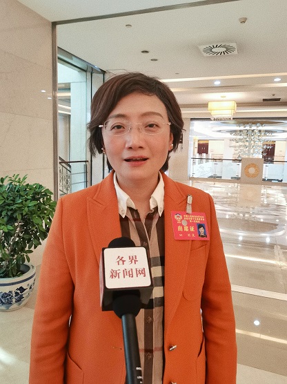 刘岚委员(550107)-20220401084943.jpg