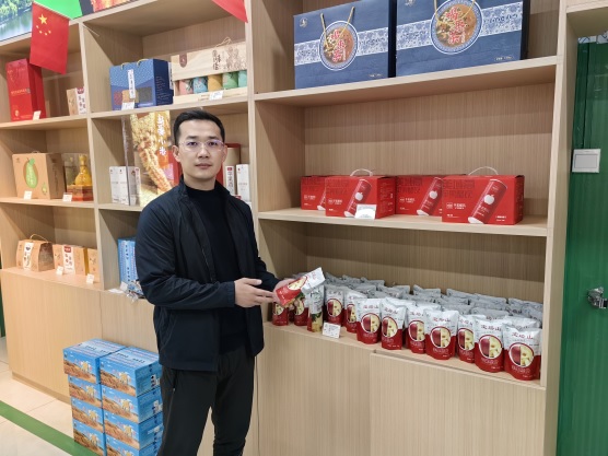 图2：李纪潮委员 受访者供图(1007862)-20231018090852.jpg