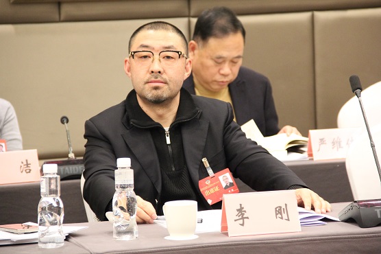李刚委员 记者闫智摄(1104899)-20240207072143.jpg