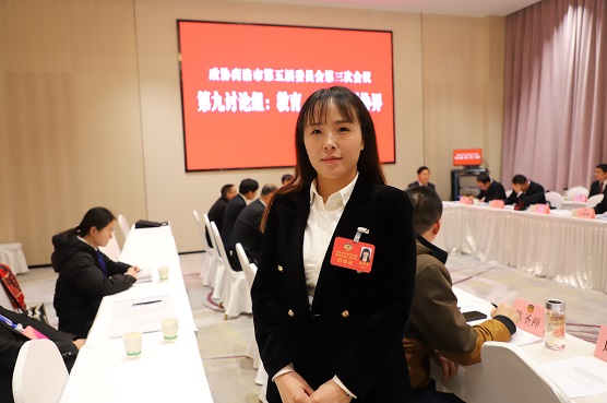 图2：惠冰清委员 记者 王斌 摄(1105691)-20240208074645.jpg