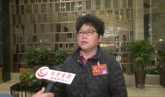 建言1_张小玲委员实习记者韩璋摄(1119678)-20240228095345.jpg