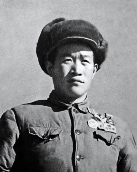 侦察英雄杨育才(1160456)-20240415123817.jpg