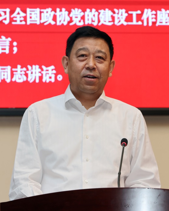 3、闫超英_记者_杜静波摄(1199753)-20240527093415.JPG