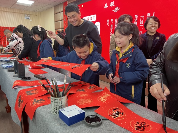 （配文）春联万家_温暖开笔(1398543)-20241231085332.jpg