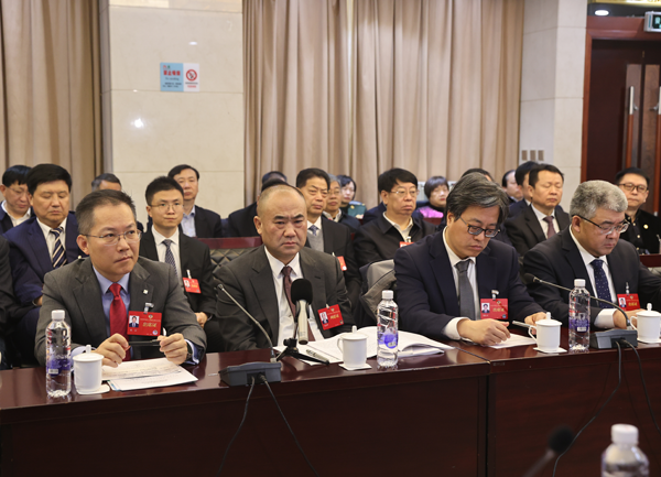 1月17日，省政协十三届三次会议第四专题(1427070)-20250118103613.png