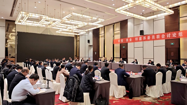 （稿件1）杨广亭在参加市政协十三届四次会(1458776)-20250218101040.jpg