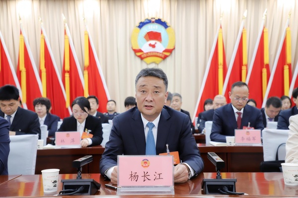 洛南县委书记杨长江(1516959)-20250407084007.jpg