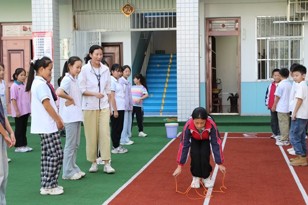 商州区政协委员、城关中心小学体育老师罗洁(1697826)-20250911091645.jpg