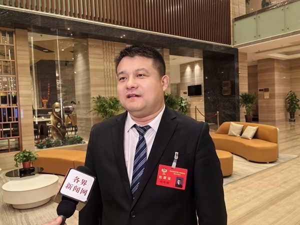 刘刚朋委员_记者_李荣_摄(1871881)-20260205085604.jpg