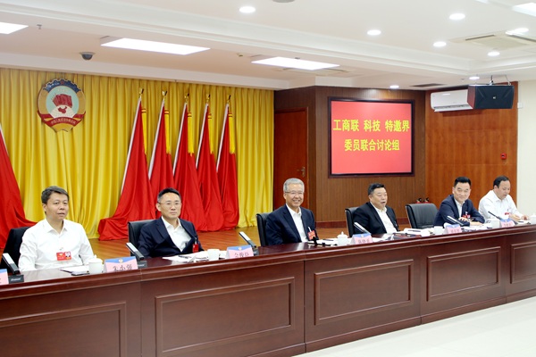 陈晓勇在政协宝鸡市第十三届委员会第五次会(2000157)-20260528091029.JPG