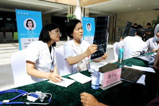 图为陕西九三学社医疗服务团义诊现场。（殷(1309598)-20240926102032.jpg